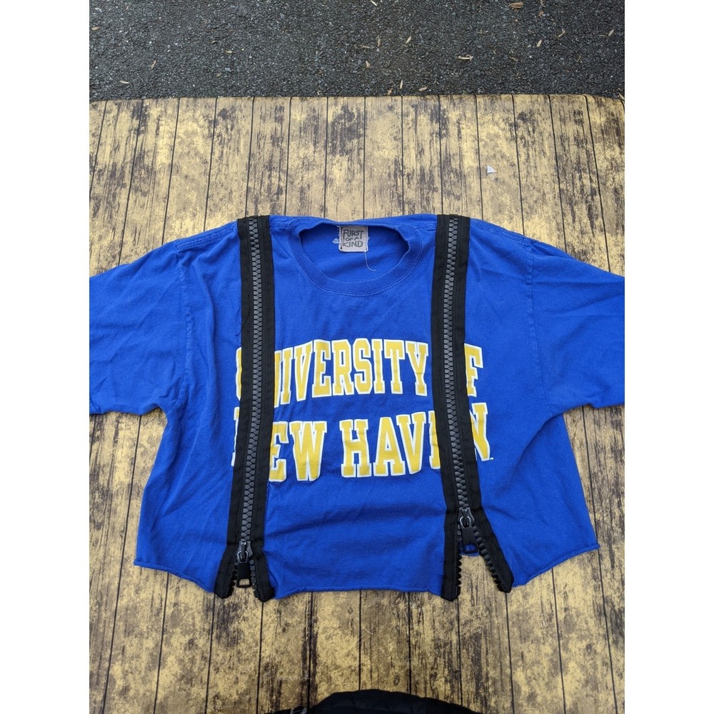 Champion Furst of A Kind University New Haven CT Crop Top Zipper Shirt Large